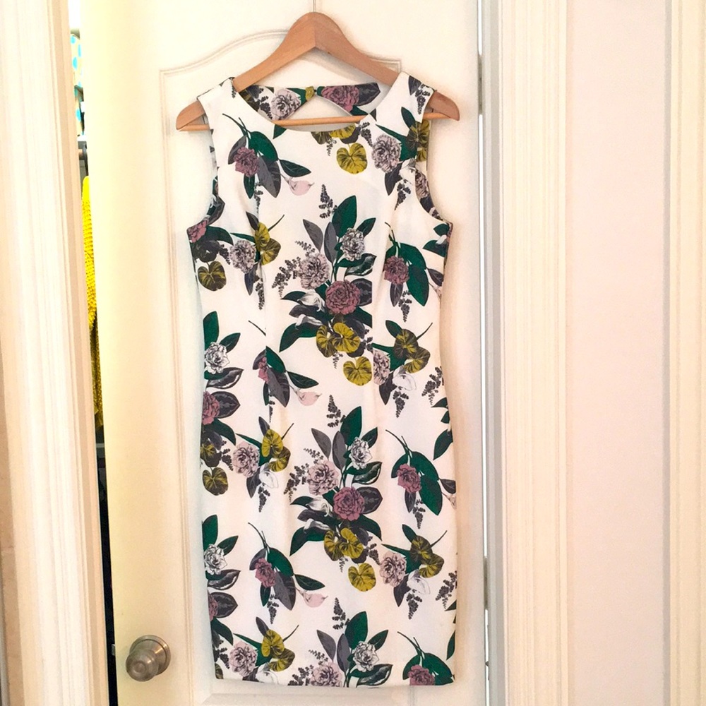H&M dress, floral print, knee length, size 6-8